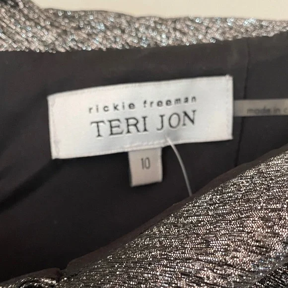 Teri Jon NWT Off Shoulder Metallic formal floor length Black silver gown